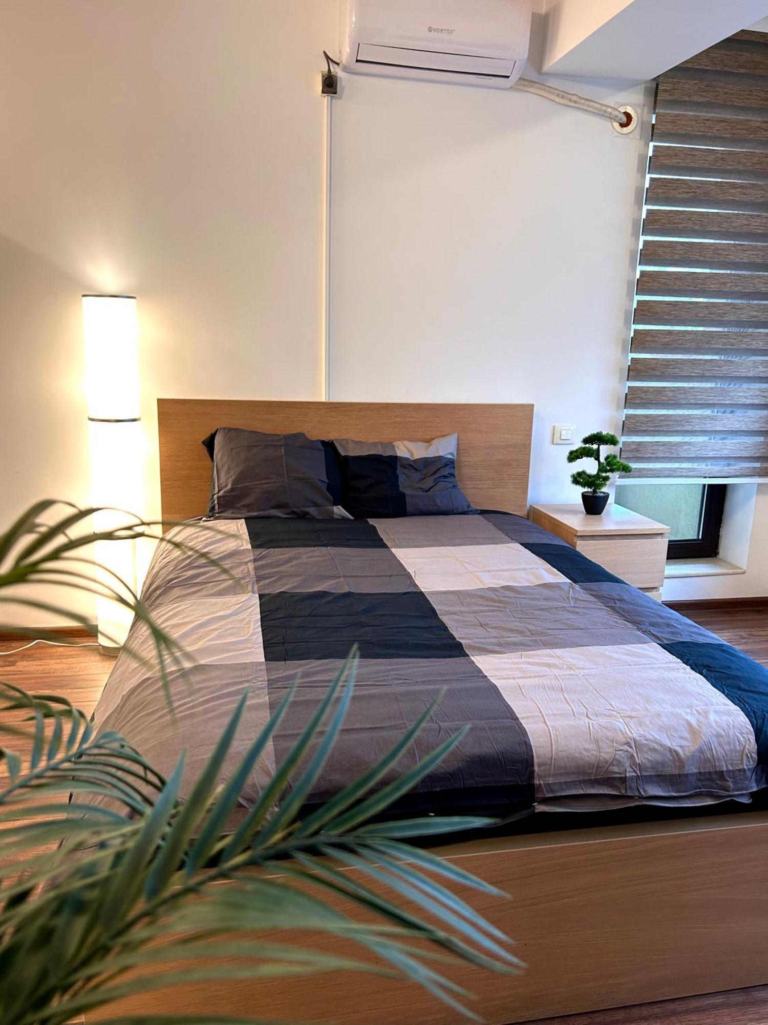 Cozy Apartment With Self Check-In Near Promenada Mall And Verdi Park Bucharest Exterior photo