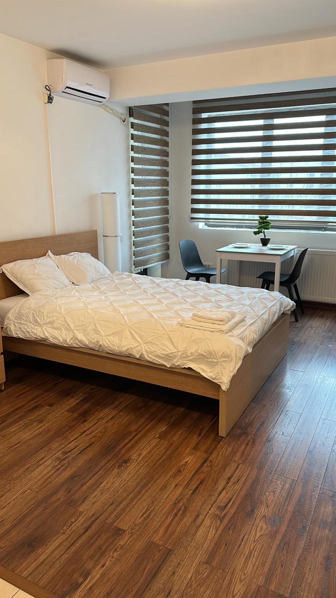 Cozy Apartment With Self Check-In Near Promenada Mall And Verdi Park Bucharest Exterior photo